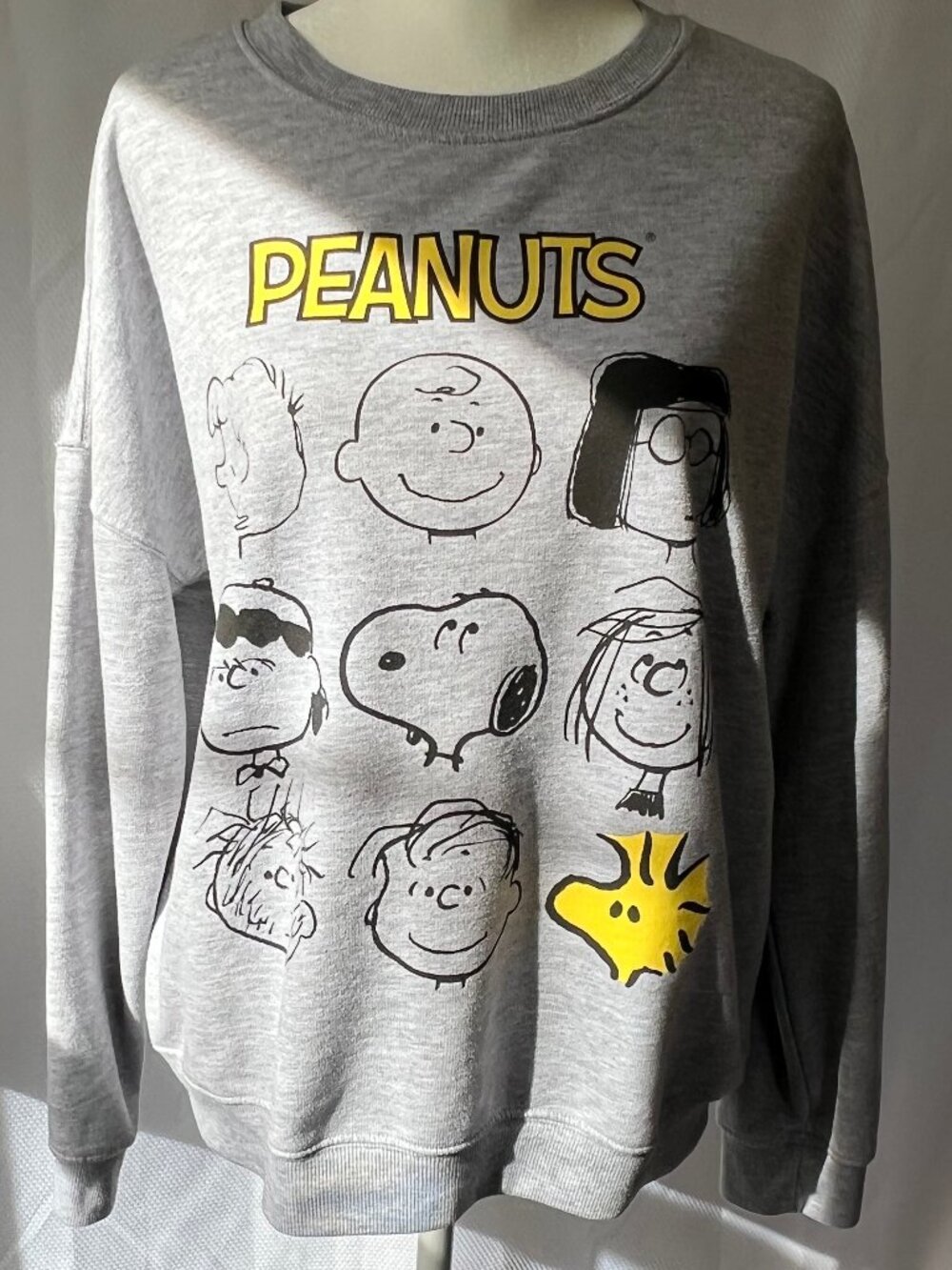 Peanuts Vintage Crewneck "Many Faces" Sweatshirt - Picture 2 of 11